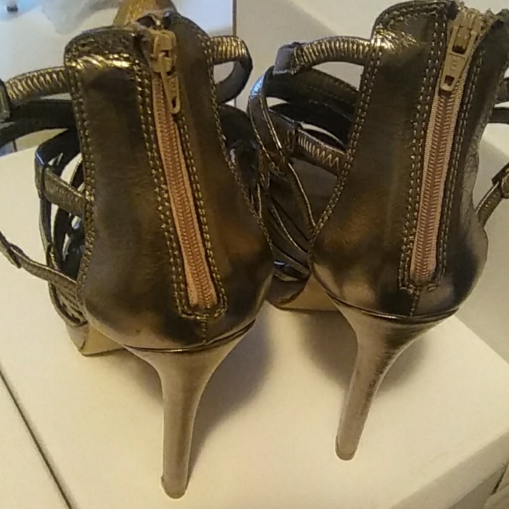 Shoes - Picture 4 of 4